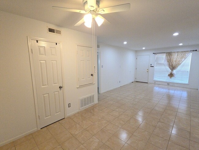 Building Photo - 14333 Memorial Dr