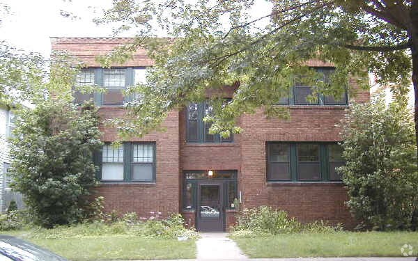 Building Photo - 809 Portland Ave
