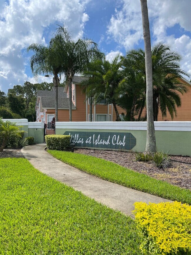 Foto del edificio - Charming 3-Bedroom, 2-Bath Condo in the Gated Villas at Island Club!