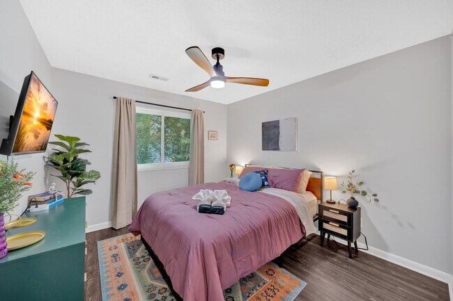 Foto del edificio - 7540 Chatham Cir