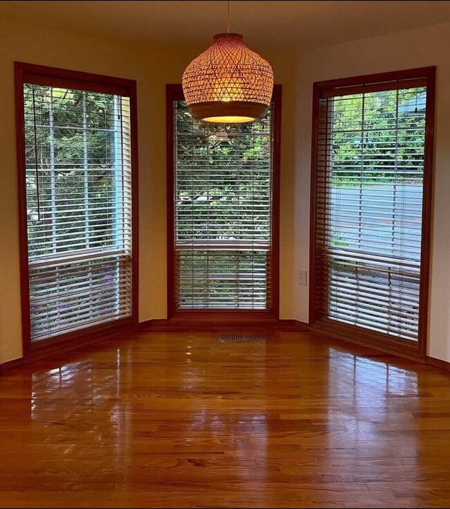 Photo - 8033 SW Hemlock St House