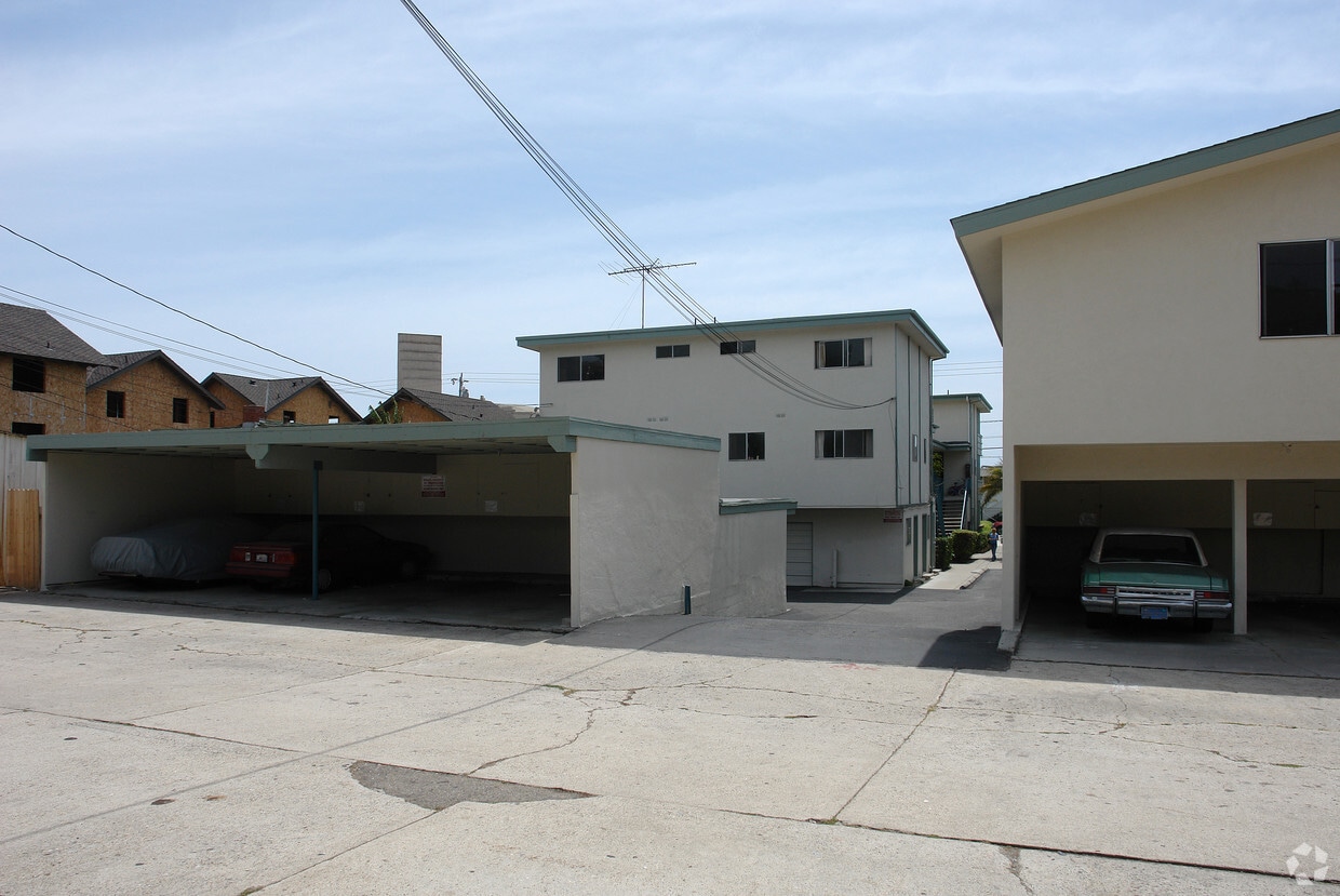 Building Photo - 733-947 E Santa Clara St