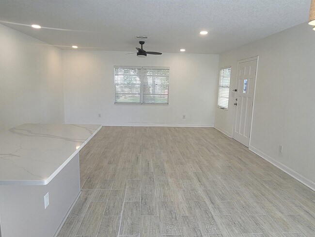 Foto del edificio - 235 Boulevard Des Pins