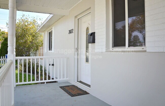 Foto del edificio - 2822 37th Ave N