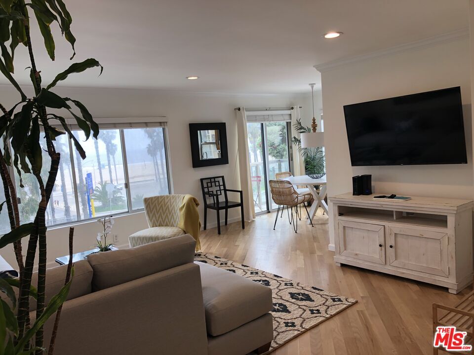 Foto principal - 2101 Ocean Ave