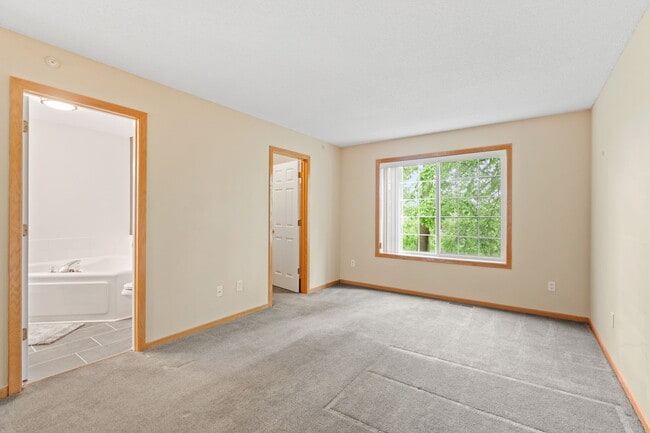 Building Photo - 789 Fairfield Cir