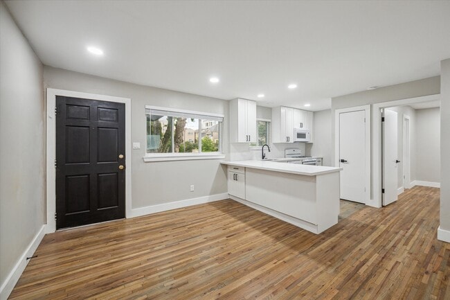 Building Photo - 2207 Mimosa Dr