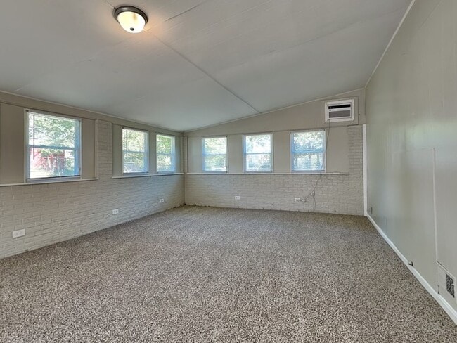 Building Photo - 4911 Anntana Ave