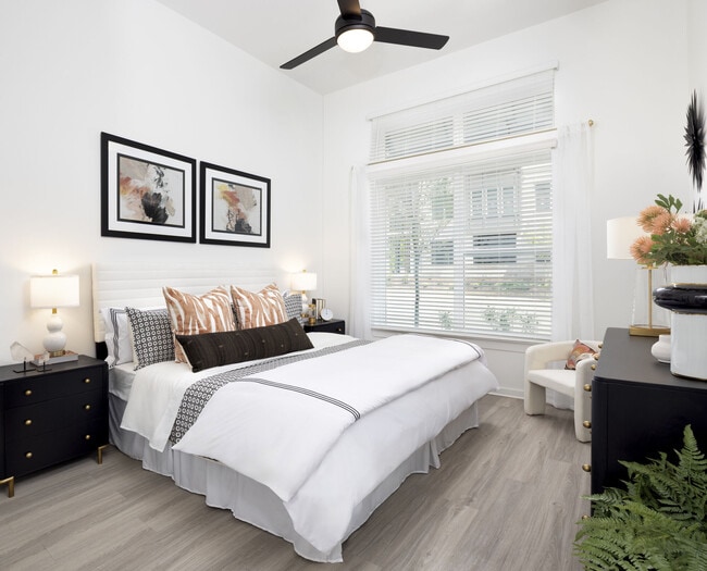 Building Photo - Camden South Charlotte
