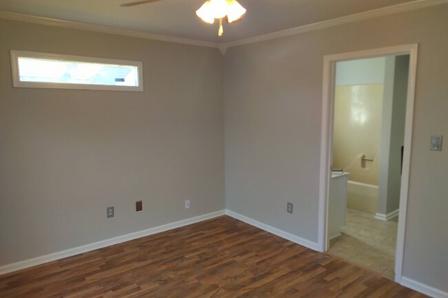 Building Photo - 1615 Auburn Pl