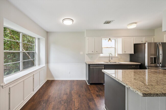 Foto del edificio - 12710 Westleigh Dr