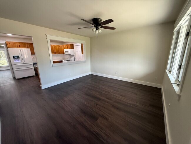Foto del edificio - 705 Saint Paul Ln