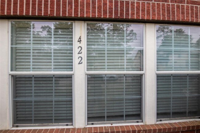 Foto del edificio - 422 Laurel Pine Dr
