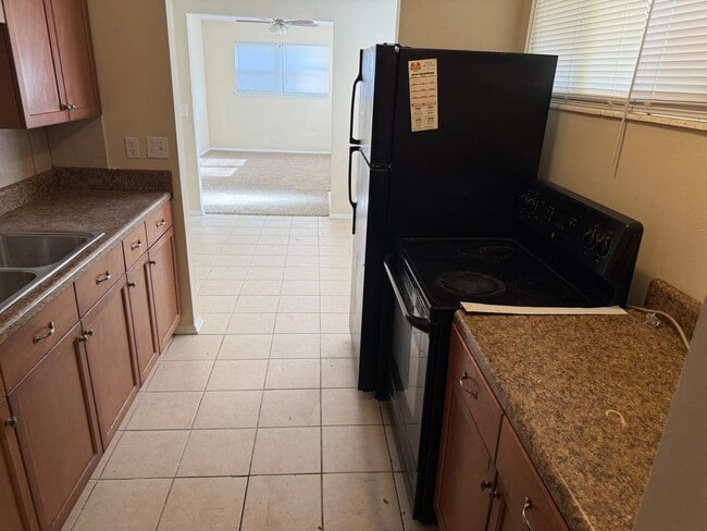 Building Photo - Move in ready 4 bedroom home!