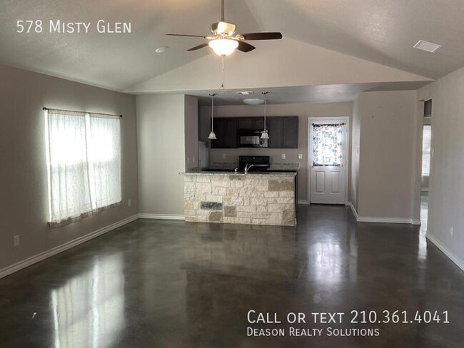 Building Photo - 578 Misty Glen-
