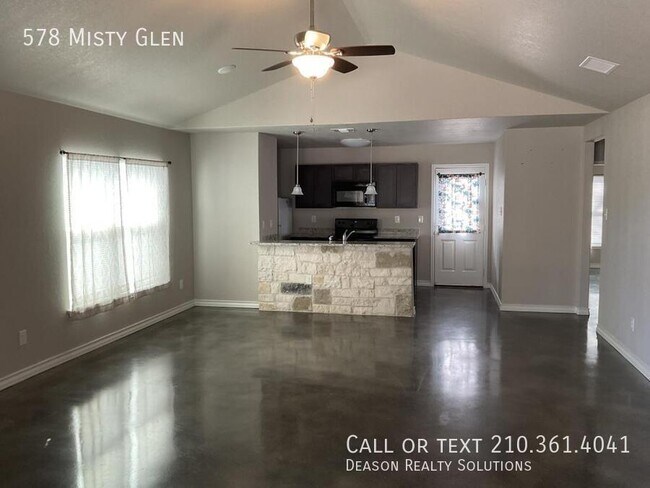 Foto del edificio - 578 Misty Glen-