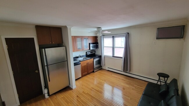 Building Photo - 56 68th St