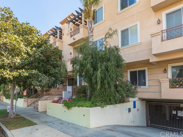 Primary Photo - 1444 S Point View St