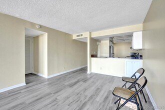 Building Photo - 12 Royal Palm Way
