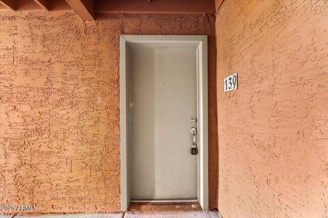 Foto del edificio - 4704 E Paradise Village Pkwy N