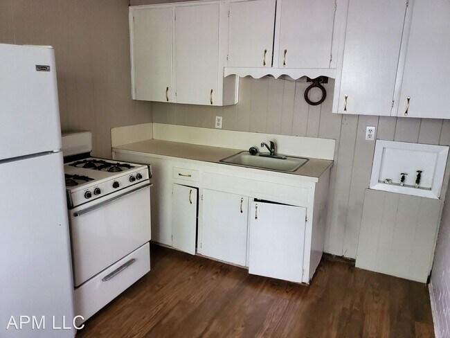 Building Photo - 2 br, 1 bath House - 2305 Trenton Street A...