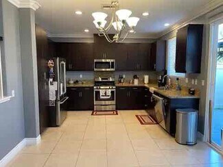 Building Photo - 42921 Avenida Amistad