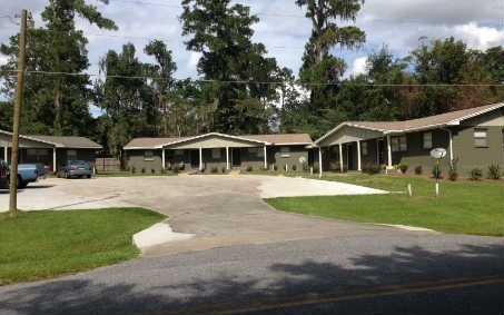 Primary Photo - 173 SW Pizarro Pl