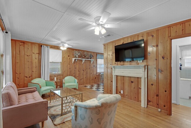 Building Photo - 82 Cobia St