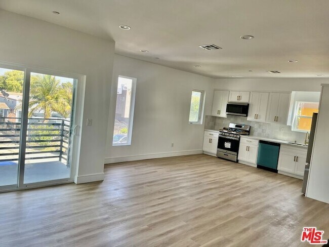 Building Photo - 2533 S Spaulding Avenue Unit 1/2