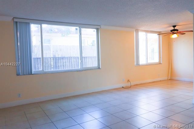 Foto del edificio - 3257 NE 13th St