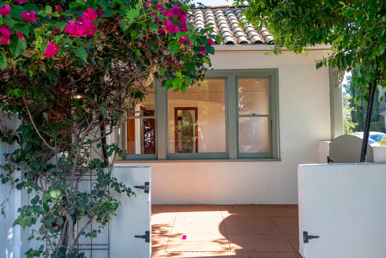 Foto principal - 533 E Windsor Rd