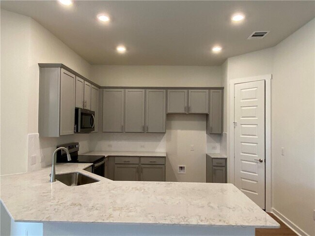 Building Photo - 305 Peace Pipe Way