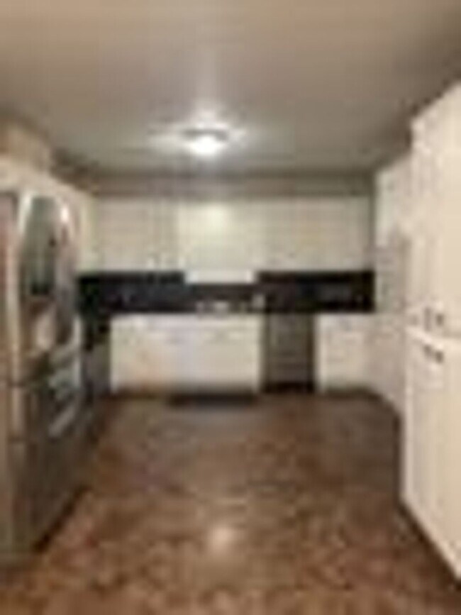 Building Photo - Must see 3 bedroom 1.5 bath home and 1 car...