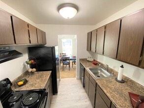 Building Photo - Jamestown Apartments