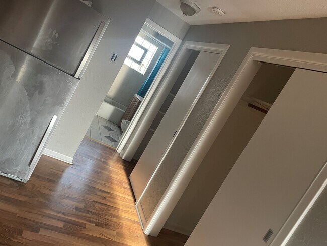 Foto del edificio - 6118 W 63rd St