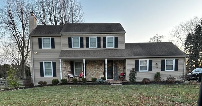 Building Photo - 1127 Donna Dr