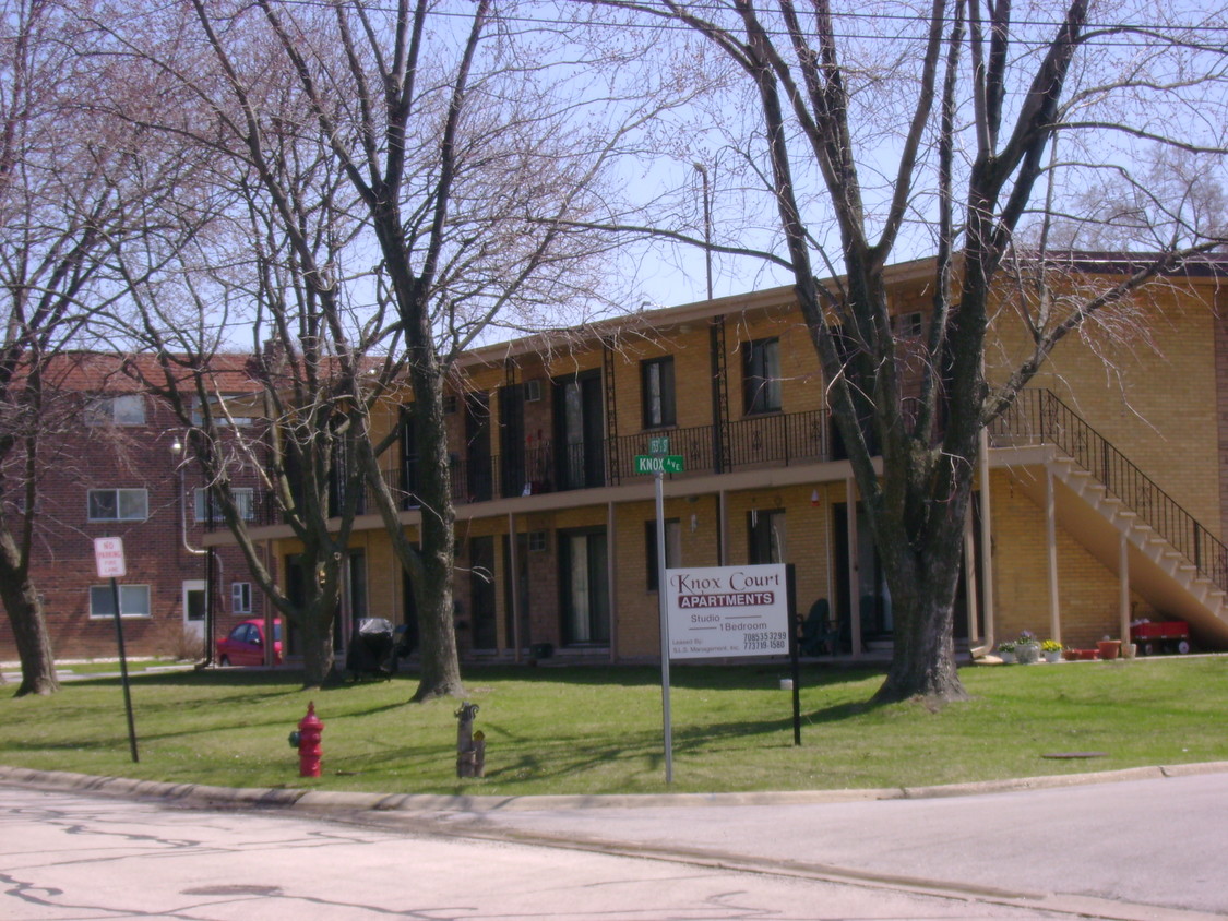 Primary Photo - Knox Apartments