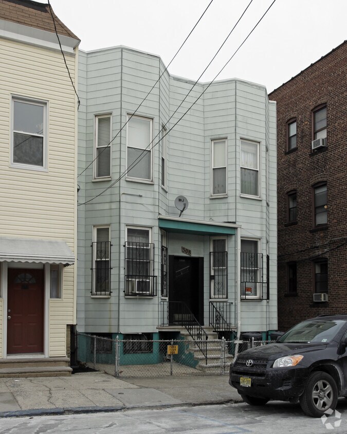 Primary Photo - 308 3rd St