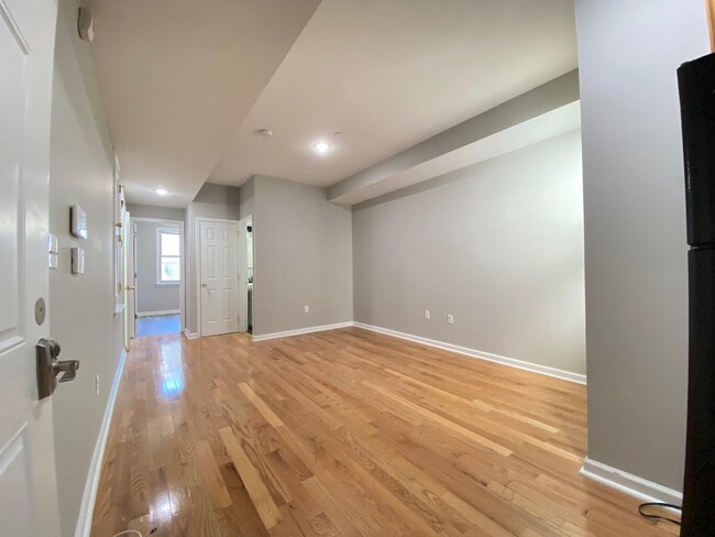Building Photo - 1818 N 17th St
