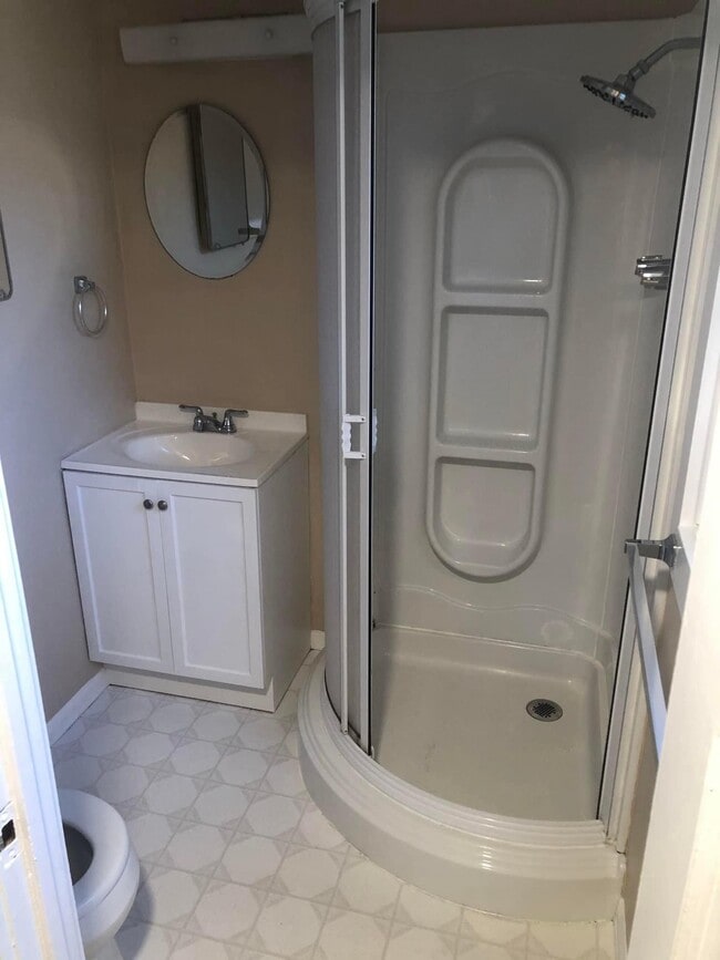 Foto del edificio - 316A Clara Ave