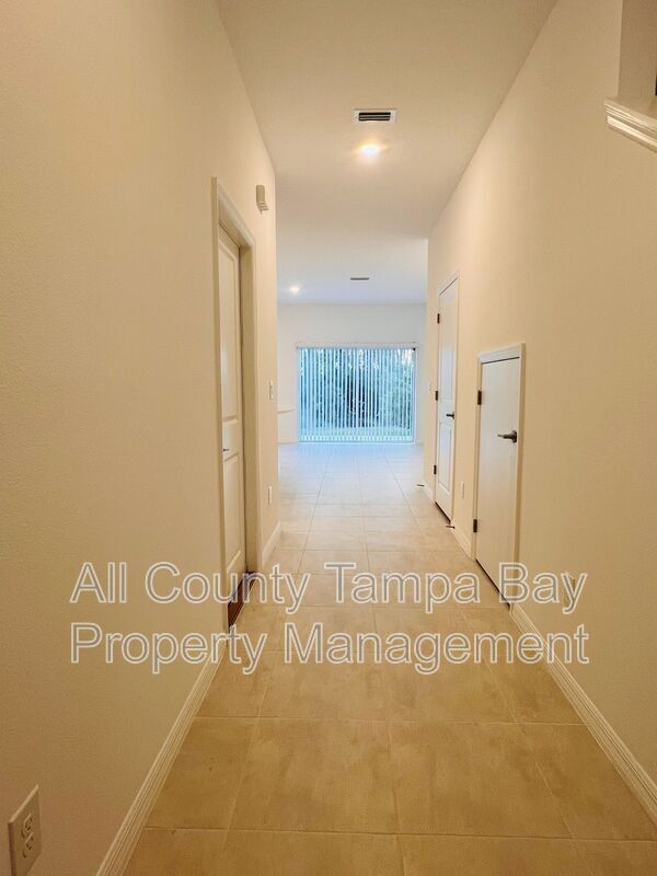 Building Photo - 2187 Hallier Cv