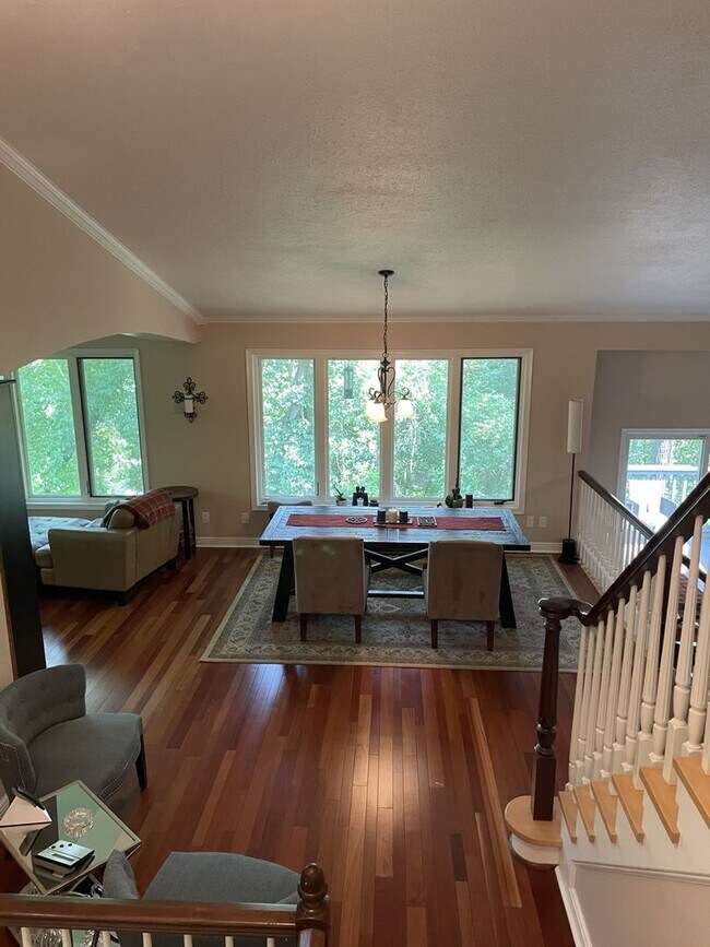 Foto del edificio - Spacious *2Bed*2.5 Bath over 1750 Sq Ft. Great location Avail Aug. 1.