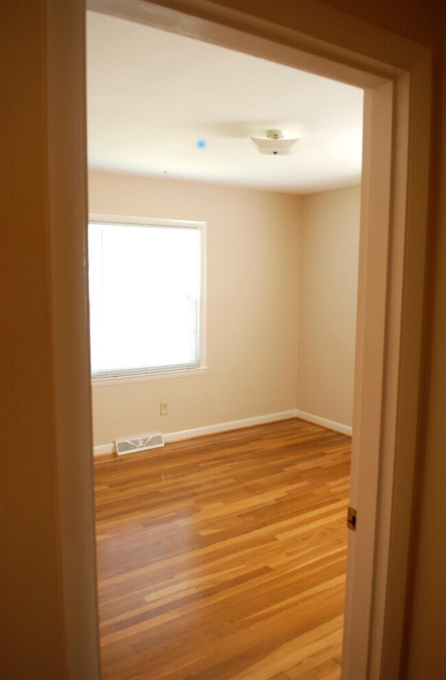 Building Photo - 1705 Hatteras Dr