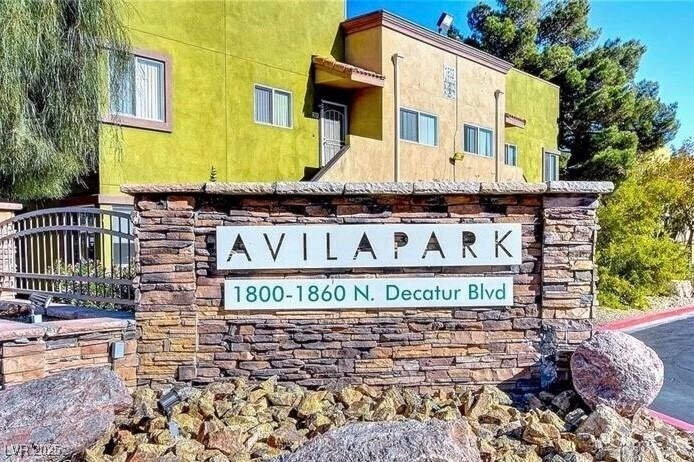 Foto principal - 1820 N Decatur Blvd