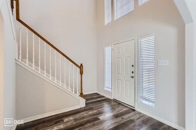 Building Photo - 3138 Red Rover Ct