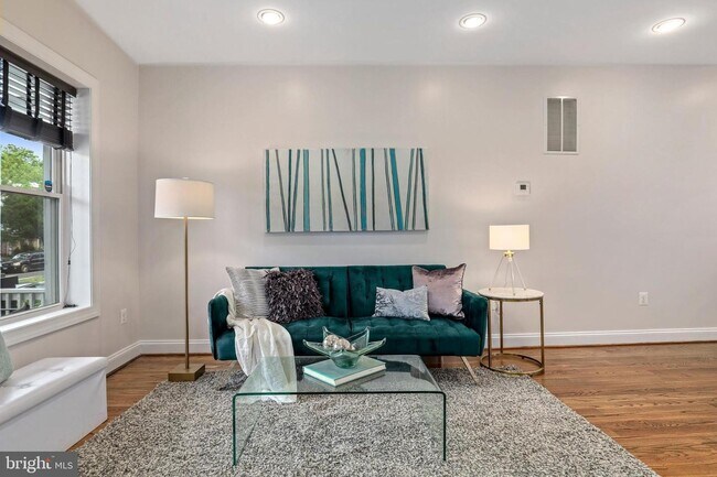 Foto del edificio - 2603 Sherman Ave NW