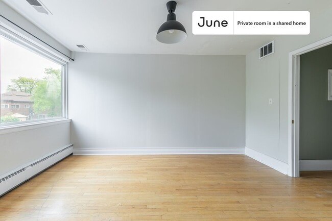 Building Photo - Room in Shared 4 bed/2 bath home