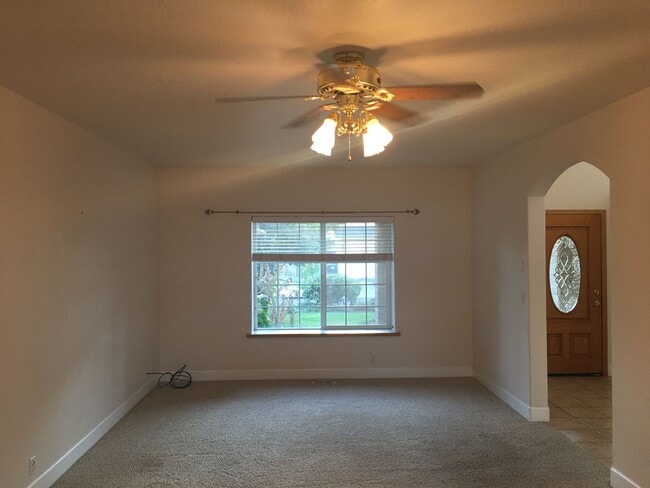 Building Photo - 2057 Berwin Ln
