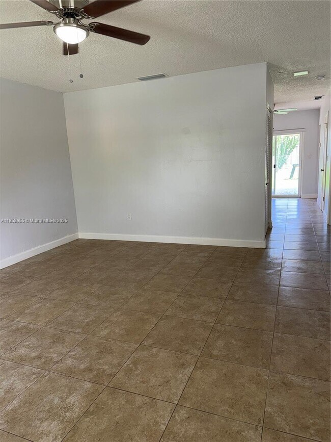 Foto del edificio - 5780 SW 61st St