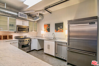 Building Photo - 1046 Princeton Dr